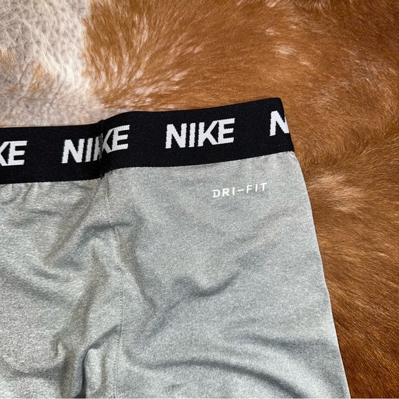 Nike kids leggings, Size 5/S - Picture 6 of 6